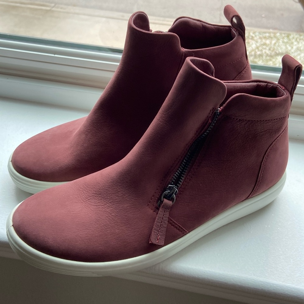 Ecco soft booties